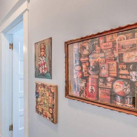 Elegant Colonial With Lovely Details And Character Memphis Esterno foto
