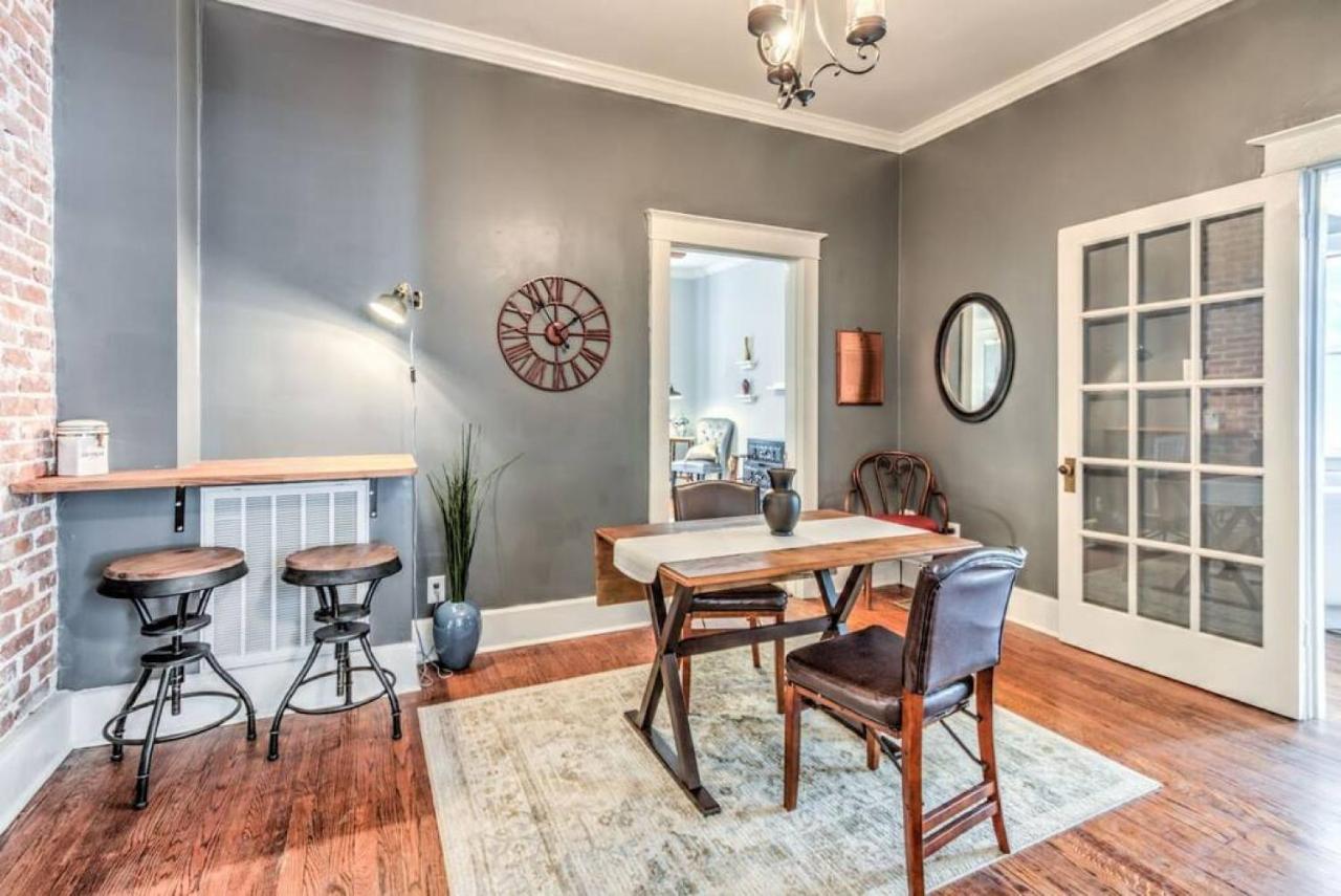 Elegant Colonial With Lovely Details And Character Memphis Esterno foto