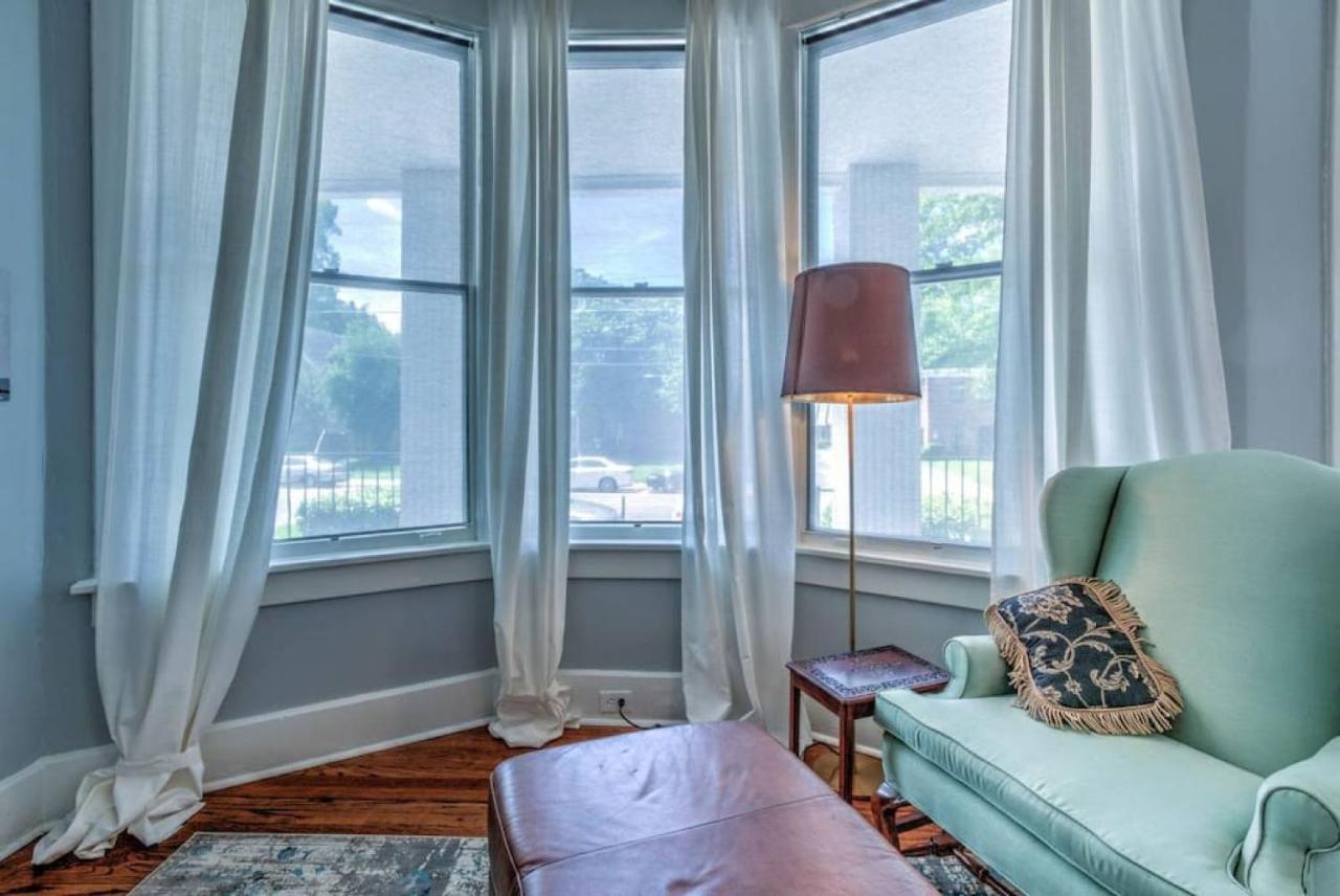 Elegant Colonial With Lovely Details And Character Memphis Esterno foto