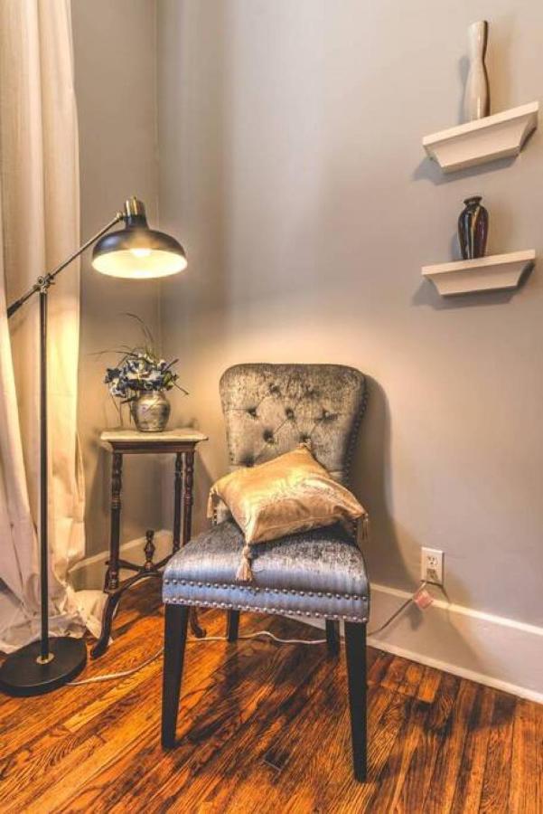 Elegant Colonial With Lovely Details And Character Memphis Esterno foto