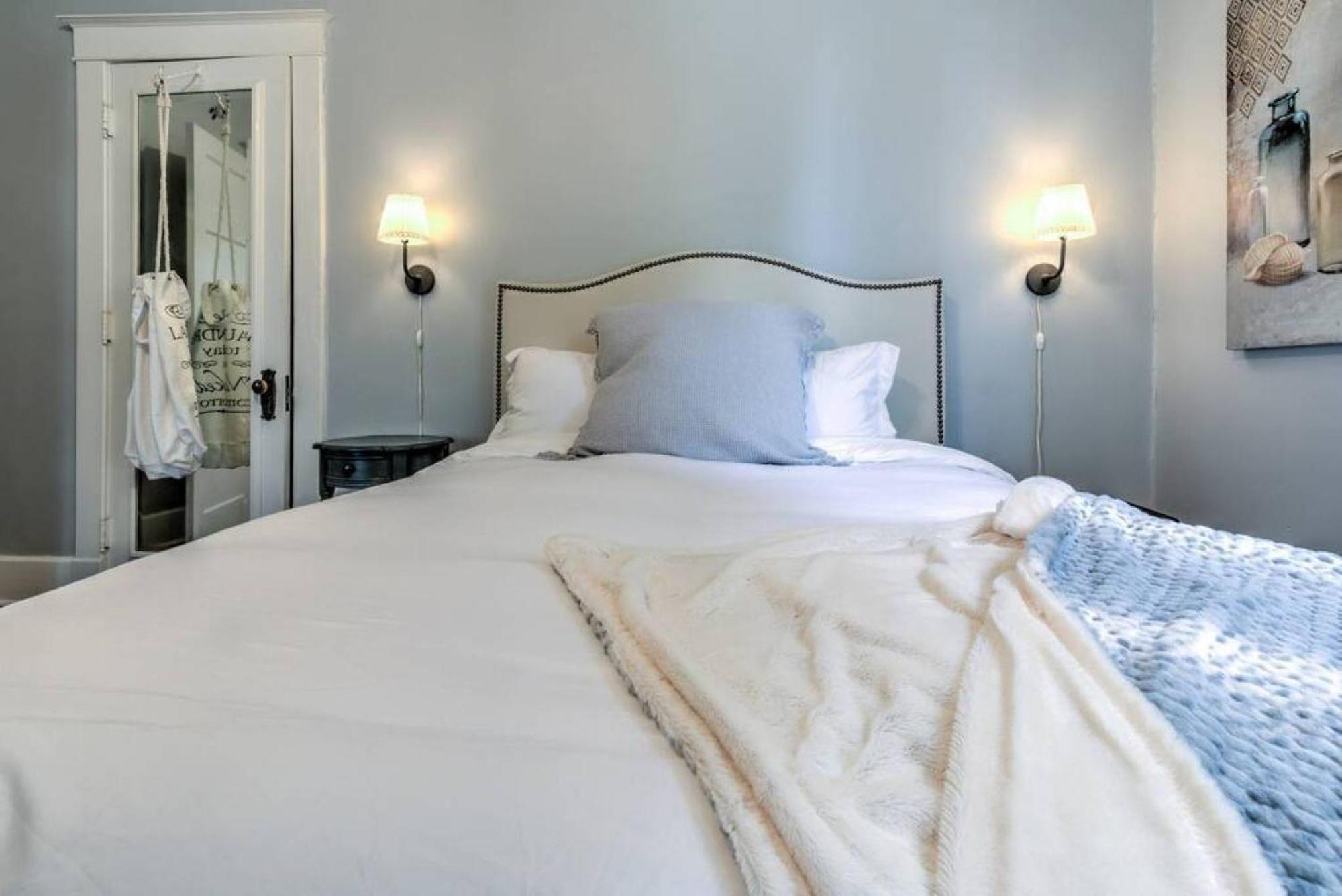 Elegant Colonial With Lovely Details And Character Memphis Esterno foto
