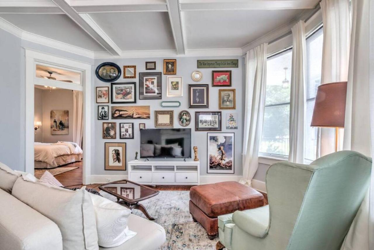 Elegant Colonial With Lovely Details And Character Memphis Esterno foto